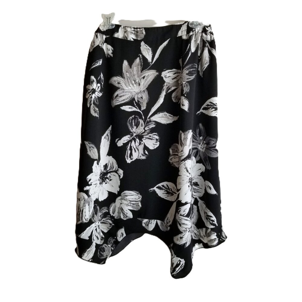 Zac Rachel Woman Skirt 1X Black White Floral Asymmetrical Plus Pull On